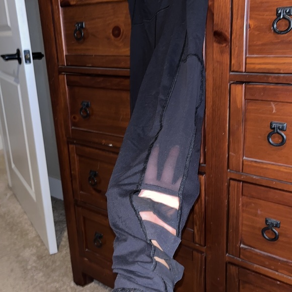 VS Cut Out Mesh Leggings - Picture 3 of 6